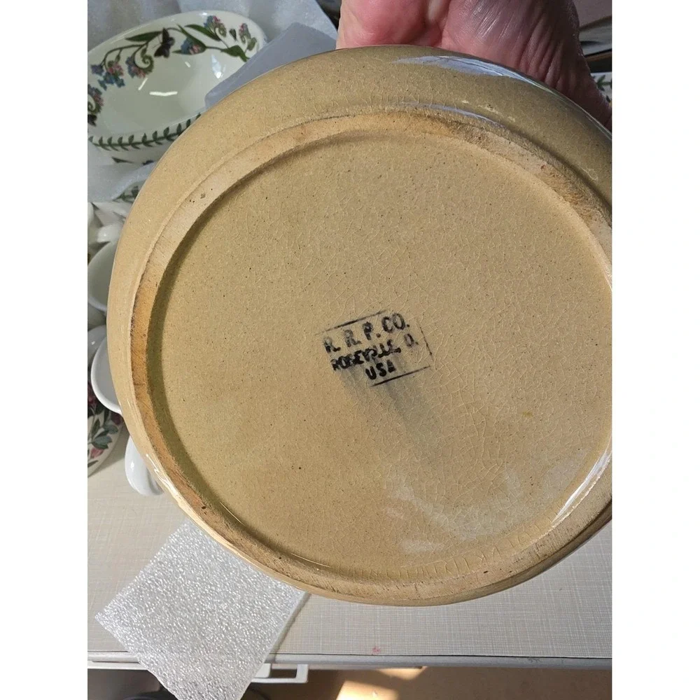 Roseville Pottery Lided Crock